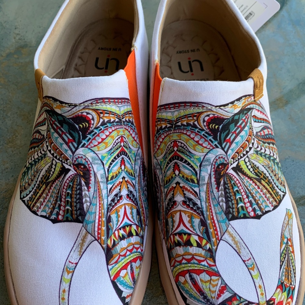 UIN Women's Painted Canvas Fashion Slip-on Shoes